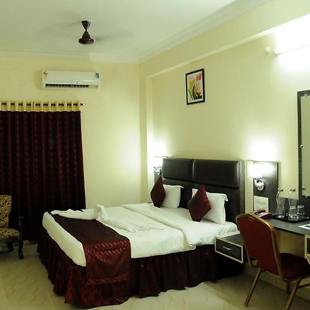 Vihas Inn Tirupati Exterior photo