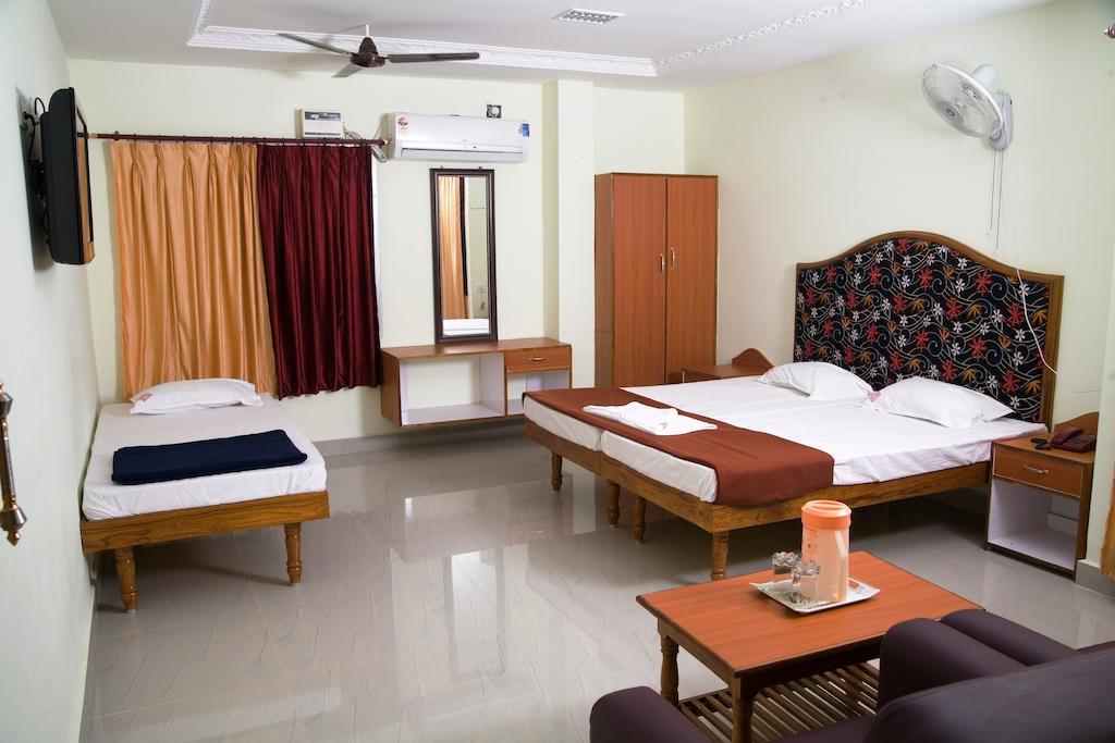 Vihas Inn Tirupati Exterior photo