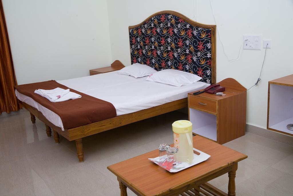 Vihas Inn Tirupati Room photo