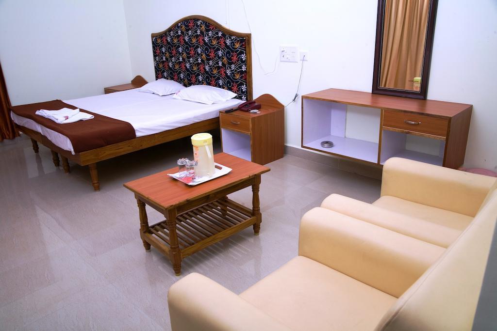 Vihas Inn Tirupati Exterior photo